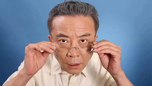 美麗島多焦鏡：傳統老花鏡的弊端，多焦鏡一副就解決了財務(wù)工作者的用眼煩惱